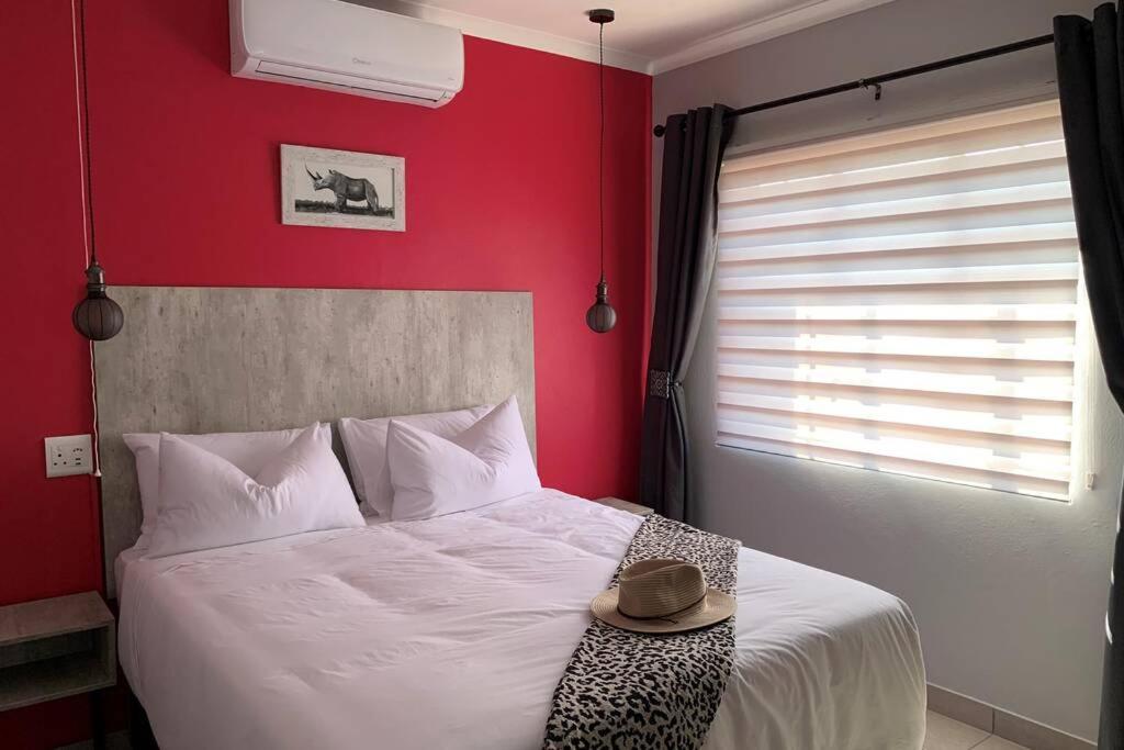 Rhino House With 3 Bedrooms Next To Pilanesberg And Sun City Mogwase エクステリア 写真