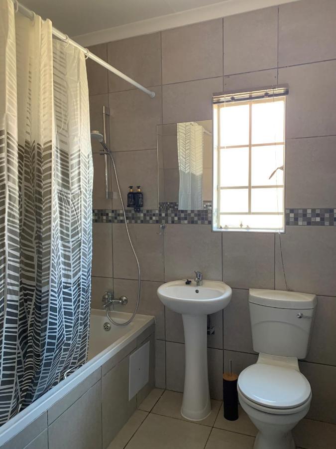 Rhino House With 3 Bedrooms Next To Pilanesberg And Sun City Mogwase エクステリア 写真