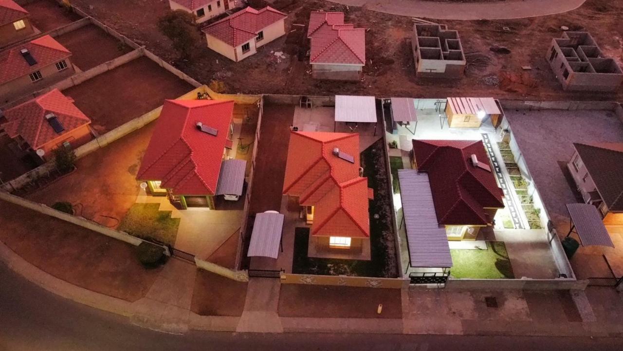 Rhino House With 3 Bedrooms Next To Pilanesberg And Sun City Mogwase エクステリア 写真